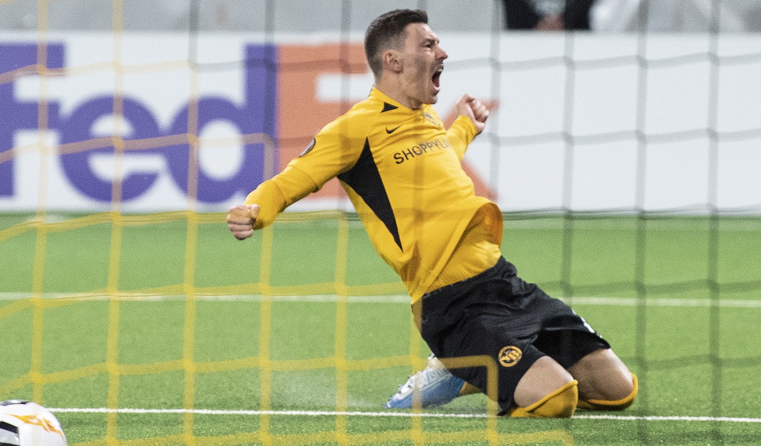 epa07893179 Young Boys&#039; Christian Fassnacht celebrates scoring during the UEFA Europa League group G soccer match between BSC Young Boys Bern and Glasgow Rangers at the Stade de Suisse Stadium in ...