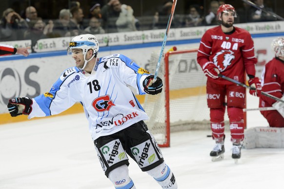 Marc-Antoine Pouliot feiert das 2:0 durch Greg Mauldin.