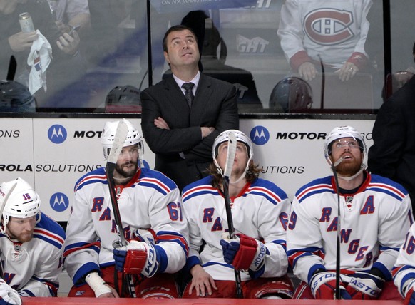 Coach Vigneault und sein Team.