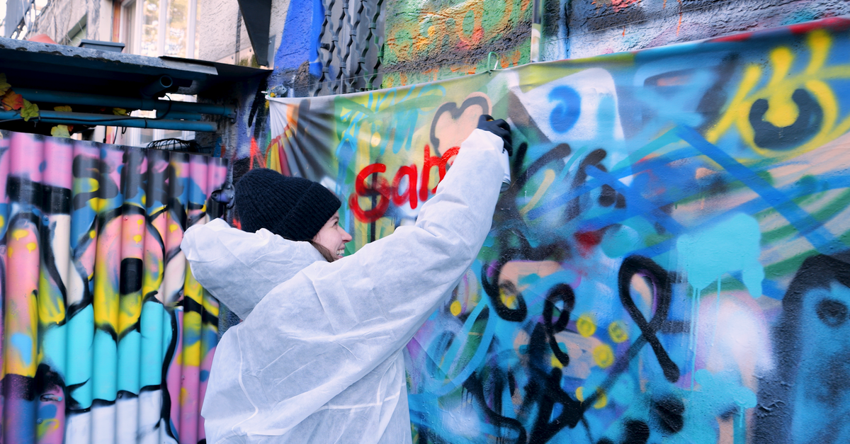 «So entspannend»: Sabeth versucht sich als Graffiti-Sprayerin