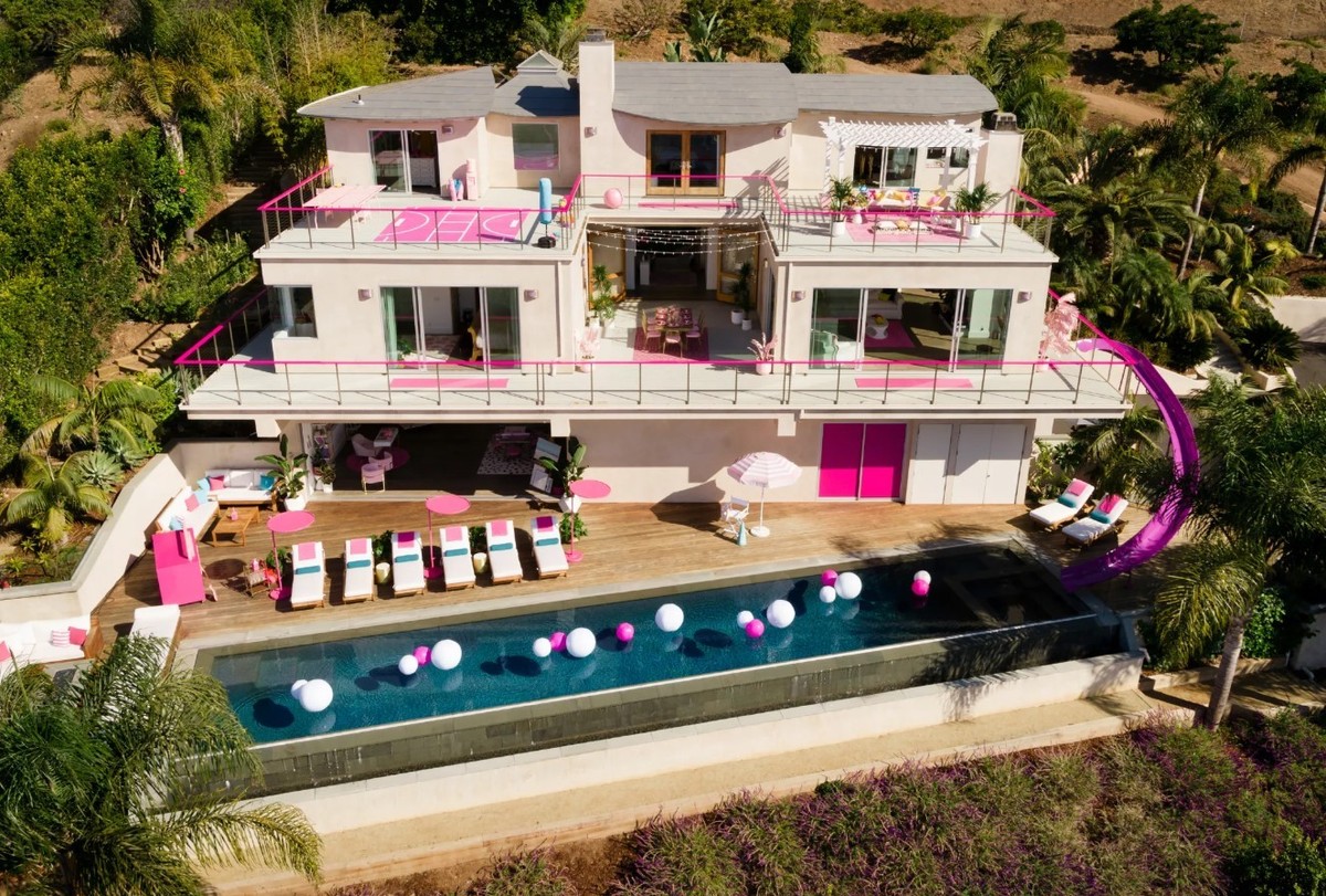 Airbnb Barbie