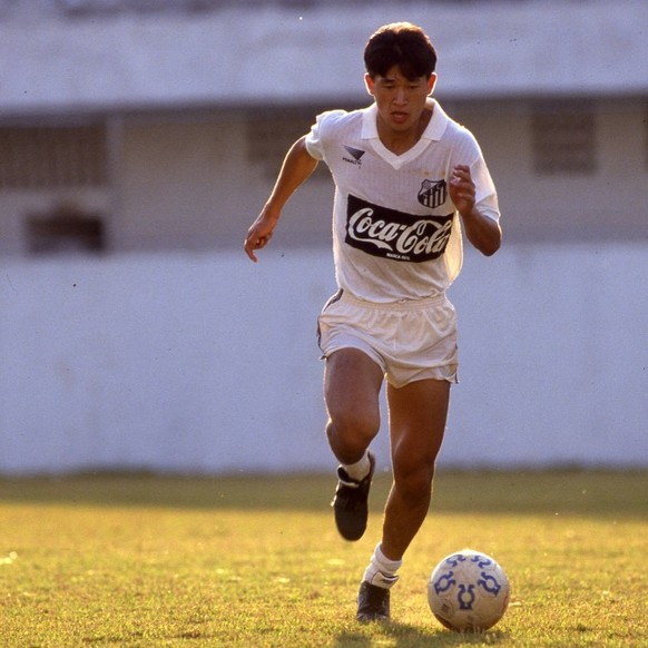 IMAGO / AFLOSPORT

Kazuyoshi Miura of Santos FC in Brazil Crica 1990. Noxthirdxpartyxsales (127699464)