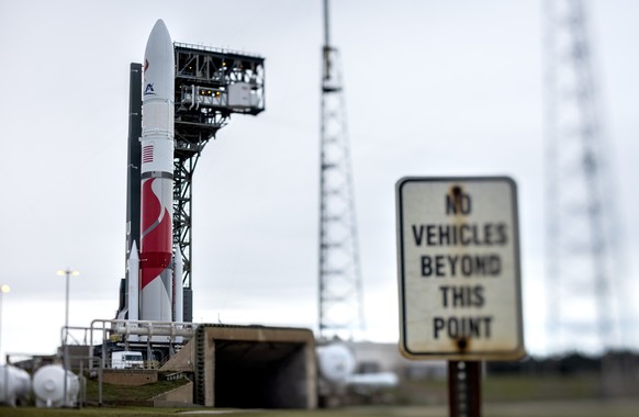 epa11062826 The United Launch Alliance Vulcan Centaur rocket, part of the Astrobotic Peregrine Mission One, has docked at Space Launch Complex 41 at the Kennedy Space Center on Merritt Island, Florida, ...