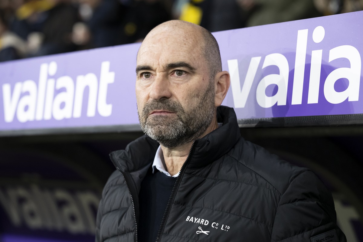 Trainer Joel Magnin (YB) reagiert im Fussball Meisterschaftsspiel der Super League zwischen BSC Young Boys, YB, und FC Basel 1893, FCB,, im Stadion Wankdorf in Bern, am Mittwoch, 30. Oktober 2024. (KE ...