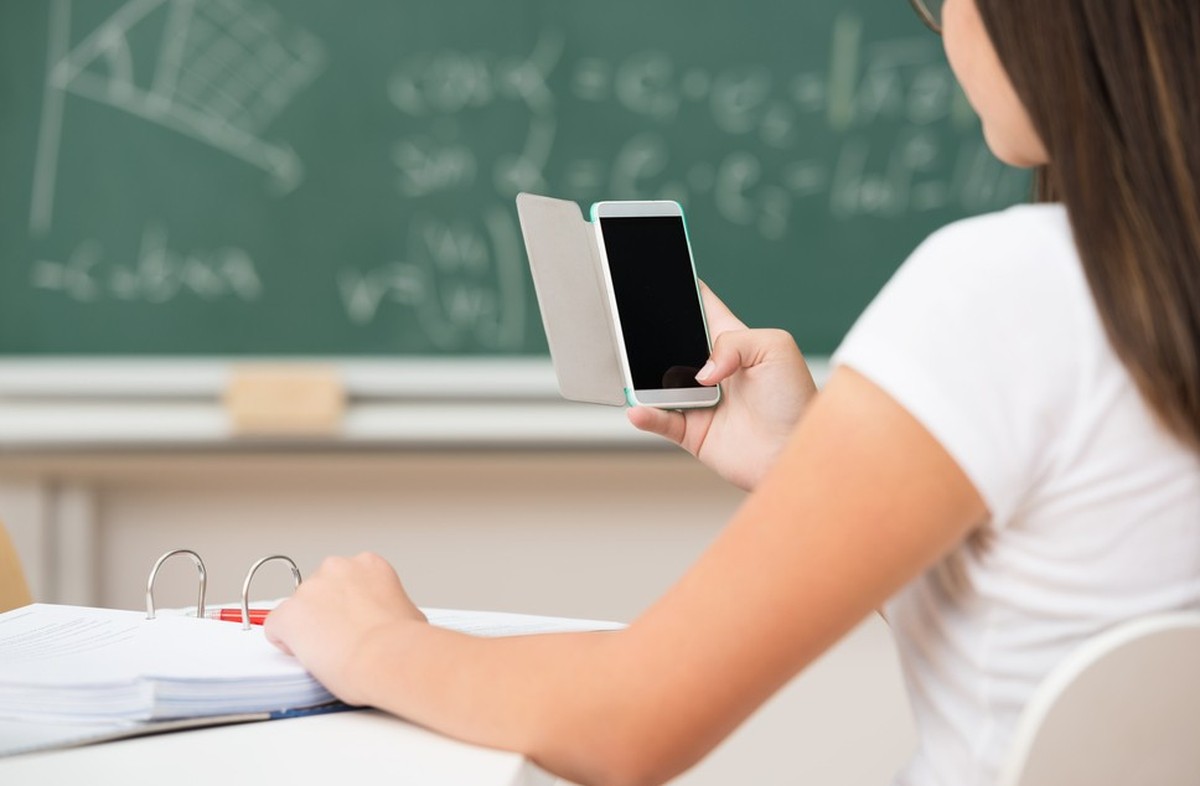 smartphone handy schule
