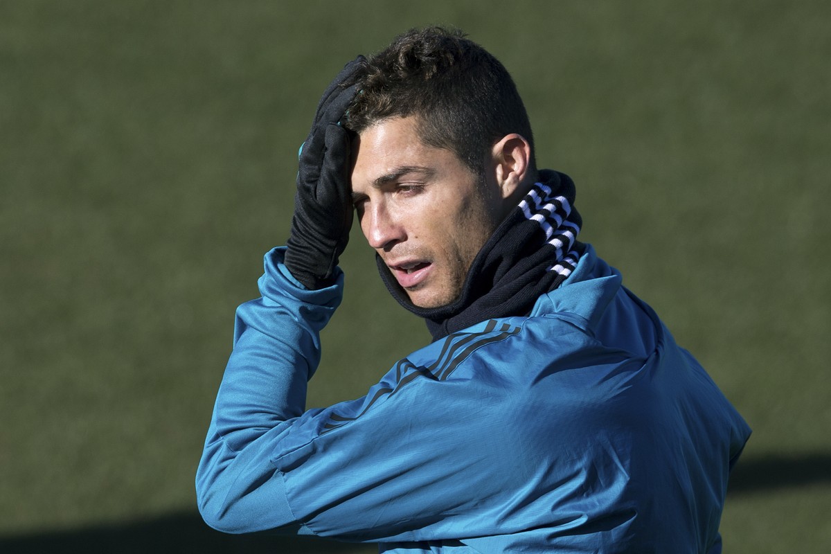 Real Madrid's Cristiano Ronaldo attends a training session in Madrid, Tuesday Dec. 5, 2017. Real Madrid will play Borussia Dortmund Wednesday in a Group H Champions League soccer match. (AP Photo ...