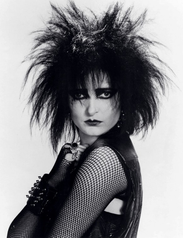 siouxsie sioux and the banshees gothic punk singer music cult https://en.wikipedia.org/wiki/Siouxsie_and_the_Banshees