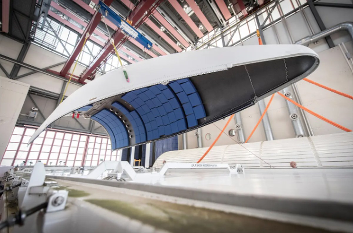 Beyond Gravity stellt auf dem Areal der Ruag in Emmen Nutzlastverkleidungen her für die Trägerrakete Ariane 6.