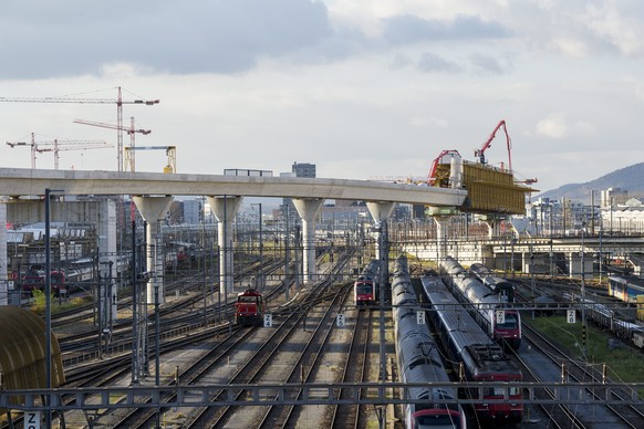 Spektakuläre Bauarbeiten am längsten Bahnviadukt der Schweiz.