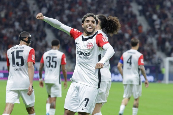 Eintracht Frankfurt - Borussia M�nchengladbach, 1. FBL Omar Marmoush Eintracht Frankfurt, 7 jubelt nach seinem Tor zum 2:0. Bundesligaspiel zwischen Eintracht Frankfurt und Borussia M�nchengladbach am ...
