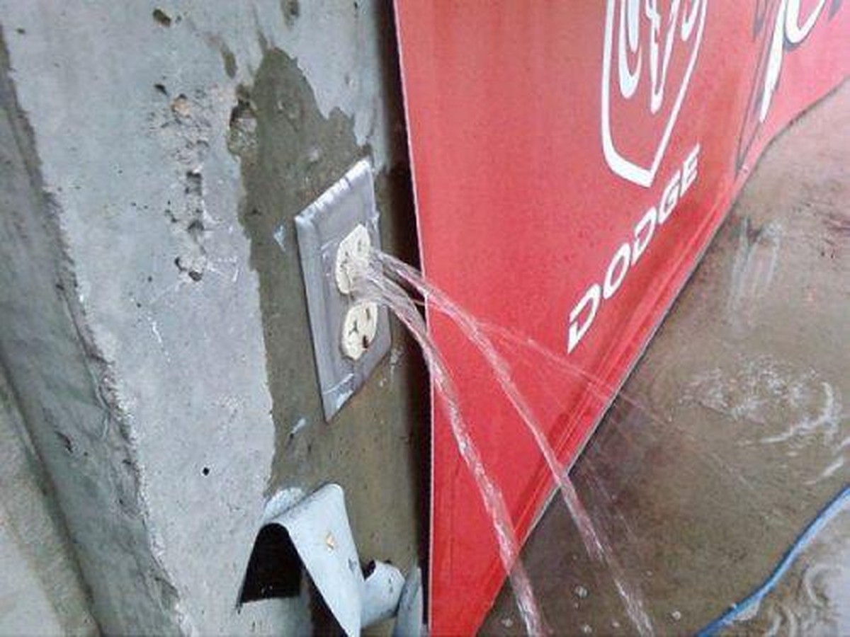 Bleibt zu hoffen, dass dies erst Jahre nach der Installation passiert ist.