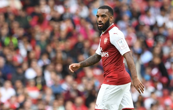 epa06117895 Arsenal&#039;s Alexandre Lacazette in action during an Emirates Cup friendly soccer match between Arsenal and Sevilla FC in London, Britain, 30 July 2017. EPA/FACUNDO ARRIZABALAGA