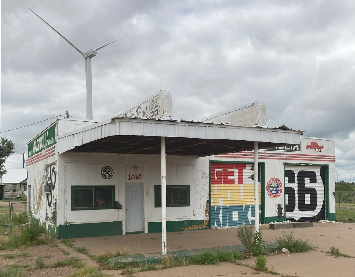 Die Geschäfte zogen weiter, der Wind ist geblieben: Windräder auf der Route 66.