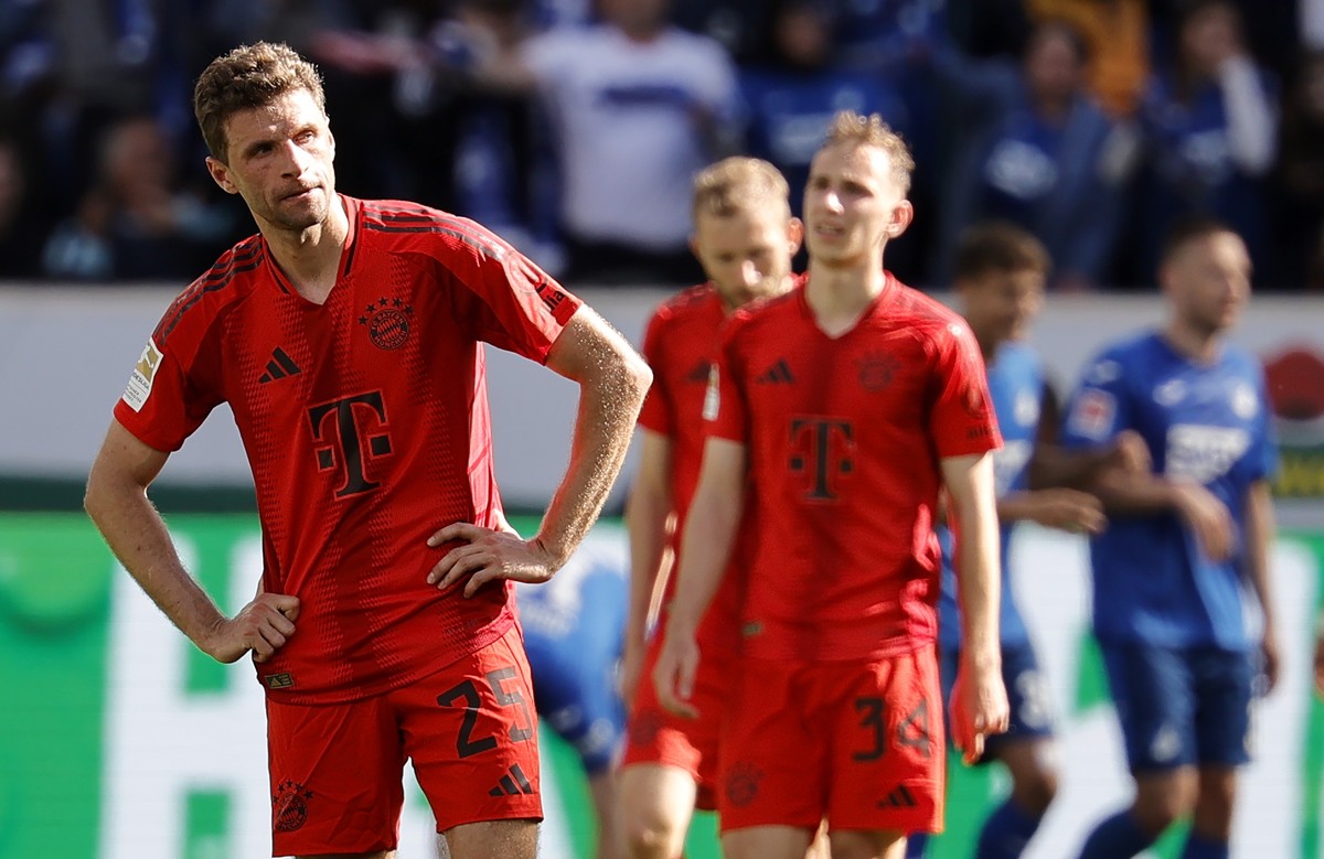 epa11350638 Munich's Thomas Mueller reacts during the German Bundesliga soccer match between TSG 1899 Hoffenheim and FC Bayern Munich in Sinsheim, Germany, 18 May 2024. EPA/RONALD WITTEK CONDITIO ...