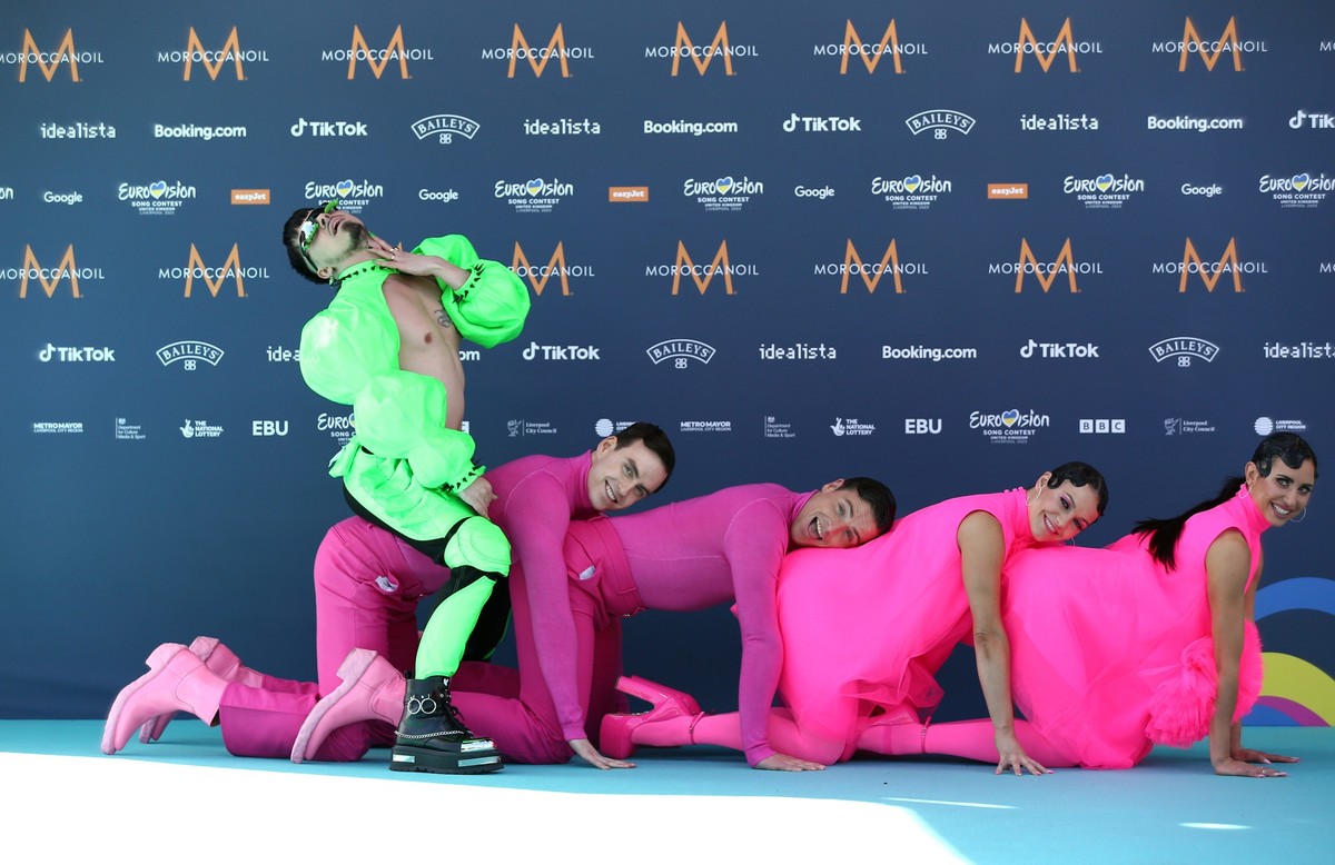 epa10613986 Kaarija (top left), the entry from Finland, arrives on the Turquoise Carpet for the Opening Ceremony of the 67th annual Eurovision Song Contest (ESC) at The Walker Art Gallery in Liverpool ...