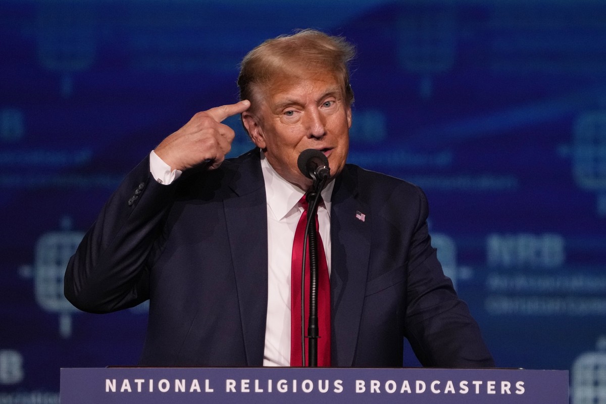 epa11174026 Former President Donald J. Trump speaks during a presidential forum at the 2024 National Religious Broadcasters International Christian Media Convention in Nashville, Tennessee, USA, 22 Fe ...