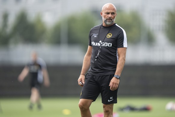 Cheftrainer Giorgio Contini beim Trainingsauftakt des BSC YB, am Montag, 23. Juni 2025 in Bern. (KEYSTONE/Til Buergy)