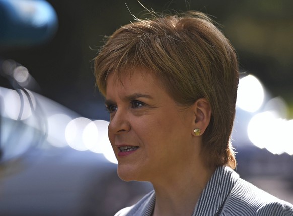 Scotland&#039;s First Minister Nicola Sturgeon leaves after voting in the EU referendum, at Broomhouse Community Hall in Glasgow, Scotland, Britain June 23, 2016. REUTERS/Clodagh Kilcoyne