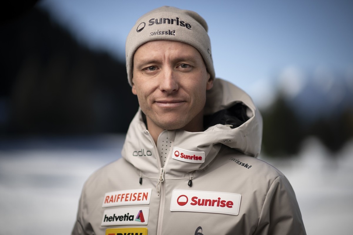Rune Velta, Cheftrainer der Schweizer Skispringer, posiert fuer ein Portrait, am Montag, 6. November 2023, in Davos. (KEYSTONE/Gian Ehrenzeller)