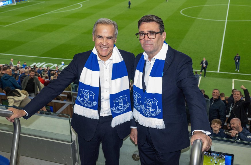 . 16/09/2026. Liverpool, United Kingdom. UK Prime Minister Andy Burnham with Canadian Prime Minister Mark Carney as they watch the Everton V Wolves football match in Liverpool, United Kingdom. PUBLICA ...