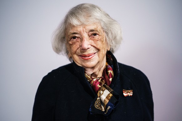 epa12087316 (FILE) - Holocaust survivor Margot Friedlaender poses for media after the awarding ceremony of the Margot Friedlaender Award in Berlin, Germany, 20 September 2021 (re-issued 09 May 2025).  ...