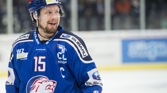 Mathias Seger von Zuerich beim Playoff-Halbfinalspiel der National League A zwischen den ZSC Lions und dem Geneve-Servette HC am Dienstag, 17. Maerz 2015, im Hallenstadion in Zuerich. (KEYSTONE/Ennio  ...