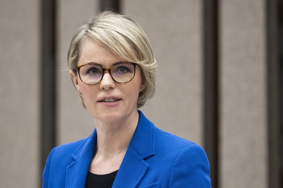Regierungspraesidentin Natalie Rickli, Vorsteherin der Gesundheitsdirektion, spricht ueber die Finanzkrise bei den Zuerchern Spitaelern im Zuercher Kantonsrat, aufgenommen am Montag, 6 Mai 2024 in Zue ...