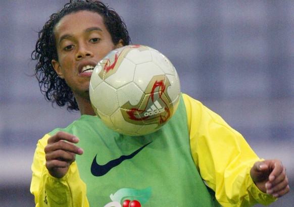 Gelb kannte Ronaldinho schon, an Schwarz wollte er sich nicht gewöhnen müssen.