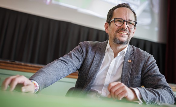 Balthasar Glaettli, president sortant des Verts suisses, reagit lors de l&#039;assemblee des delegues des Verts ce samedi 6 avril 2024 a Renens. (KEYSTONE/Valentin Flauraud)
