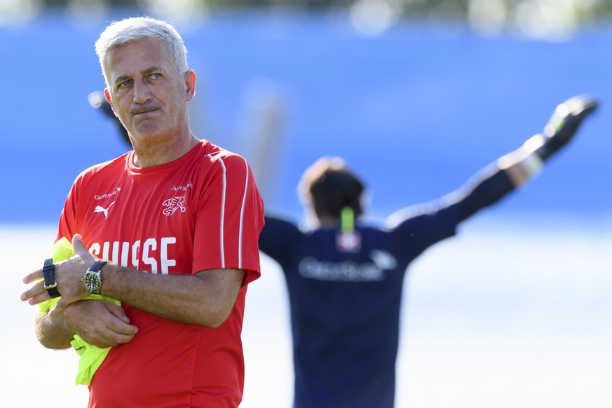 epa06851984 Switzerland&#039;s head coach Vladimir Petkovic attends a training session of the Switzerland&#039;s national soccer team at the Torpedo Stadium, in Togliatti, Russia, Saturday, June 30, 2 ...