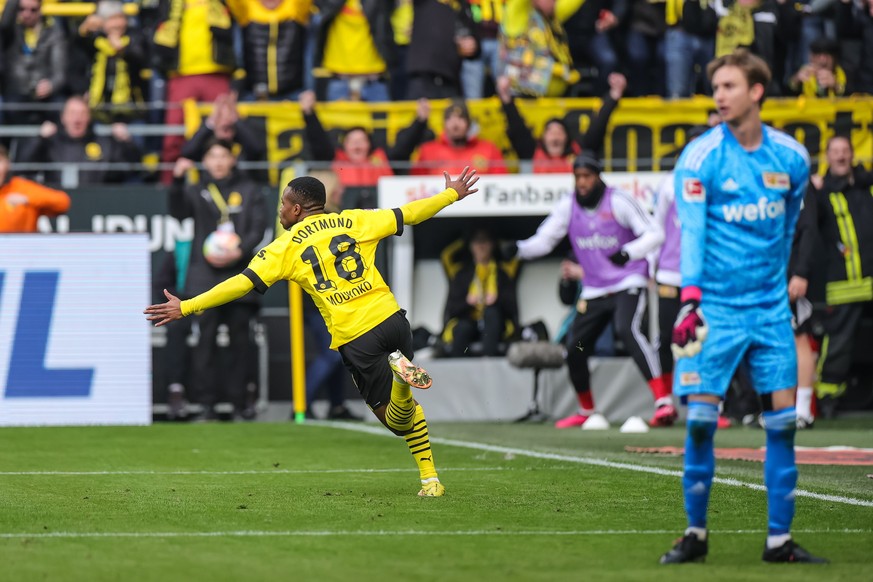 epa10564942 Youssoufa Moukoko of Borussia Dortmund celebrates after scoring the 2-1 lead during the German Bundesliga soccer match between Borussia Dortmund vs 1.FC Union Berlin in Dortmund, Germany,  ...