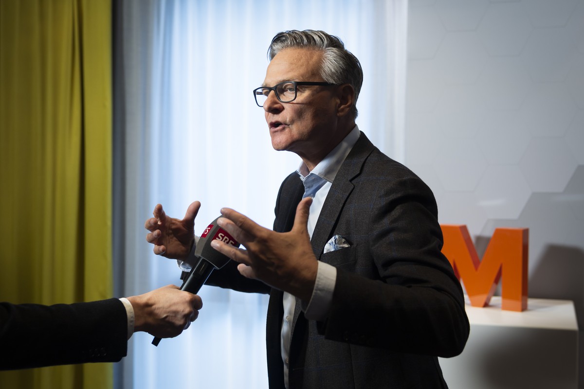 Mario Irminger, Praesident Generaldirektion Migros-Genossenschafts-Bund, gibt ein Interview nach einer Medienkonferenz der Migros, am Montag, 26. Oktober 2026 in Bern. Die Migros gibt bekannt, dass di ...