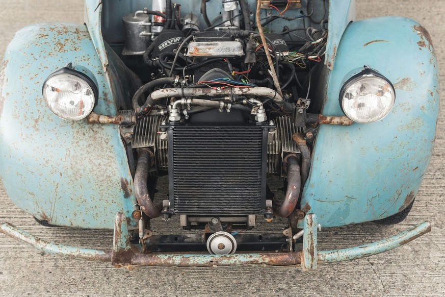 1969 Citroën 2CV Fourgonnette mit BMW-Motorrrad-Motor https://silodrome.com/citroen-2cv-van-sleeper/