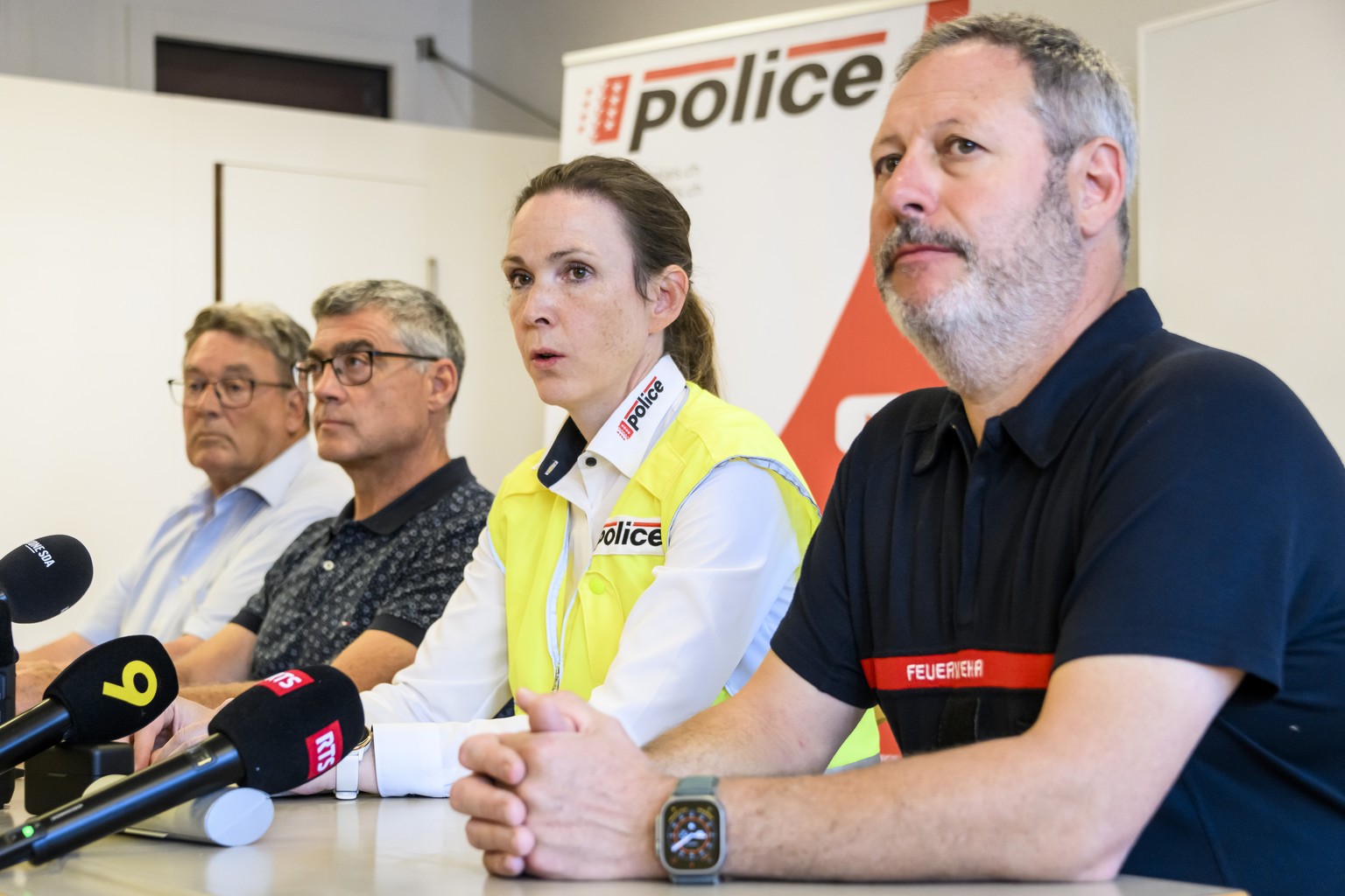 Depuis la gauche, Albrecht Peter, President de la commune de Riederalp, Edgar Kuonen, President de la commune de Bitsch, Adrienne Bellwald, Cheffe communication de la Police cantonale valaisanne et Ma ...