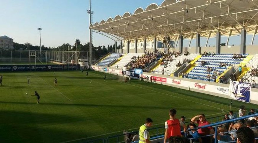 Die mässig besuchte Aserzun-Arena.