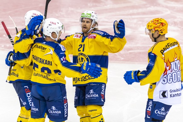 Les joueurs du club davosien, laissent eclater leur joie, lors du match du championnat suisse de hockey sur glace de National League LNA, entre le Geneve Servette HC et le HC Davos, ce samedi 5 octobr ...