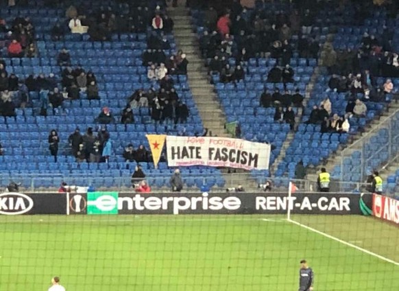 Basel schlÃ¤gt Trabzonspor und ist souverÃ¤ner Gruppensieger
Wieso wird die politische Aktion nicht erwÃ¤hnt, die von den Ordnern grundlos und rabiat und den tÃ¼rkischen Fans gewalttÃ¤tig unterbrochen ...