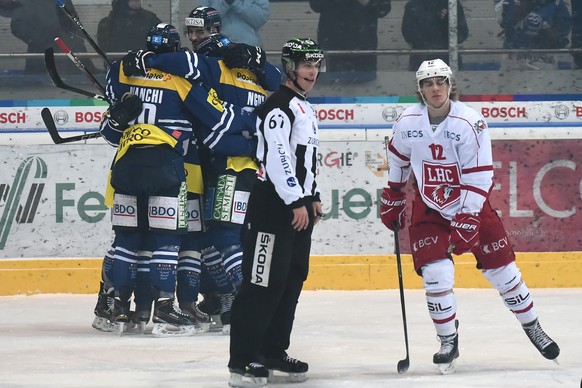 Ambri&#039;s player Christian Stucki celebrate 1-0 goal, during the preliminary round game of National League A (NLA) Swiss Championship 2016/17 between HC Ambri Piotta and Lausanne HC, at the ice sta ...