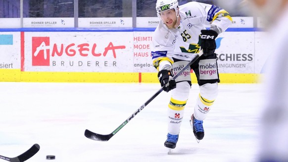 Olten defender Victor Oejdemark 65 SWISS Ice hockey, Eishockey - Swiss League EHC Winterthur vs Olten Winterthur Deutweg Zürich Schweiz Copyright: xSergioxBrunettix