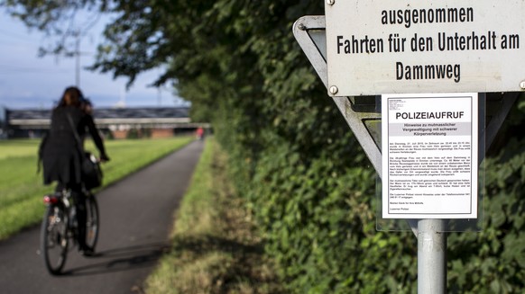 ARCHIV --- Polizeiaufruf beim Dammweg in Emmen am Dienstag, 4. August 2015. Dort wurde am 21. Juli 2015 eine 26-jaehrige Frau vom Velo gerissen und vergewaltigt. Wie am Freitag, 23. Oktober 2015, beka ...