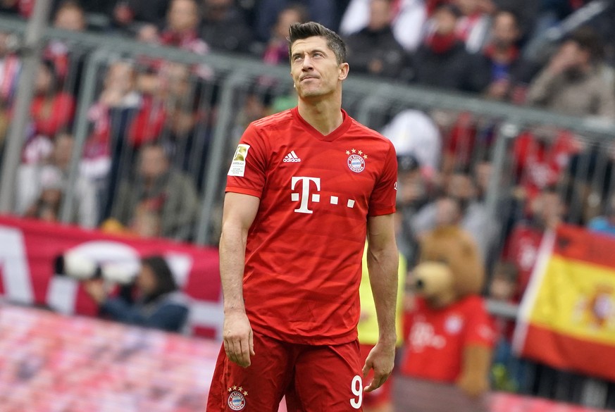 epa07898234 Bayern&#039;s Robert Lewandowski reacts during the German Bundesliga soccer match between FC Bayern Munich and TSG 1899 Hoffenheim in Munich, Germany, 05 October 2019. EPA/RONALD WITTEK CO ...