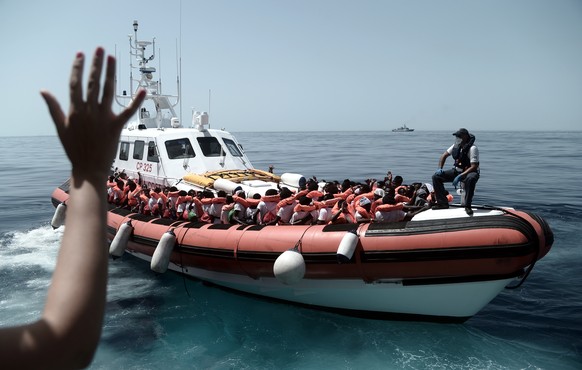 Bei zwei Schiffsunglücken im Mittelmeer werden 170 Tote befürchtet (Symbolbild).