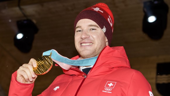 Gold medal, Dario Cologna of Switzerland celebrates at the House of Switzerland after the men Cross-Country Skiing 15 km free race during the XXIII Winter Olympics 2018 in Pyeongchang, South Korea, on ...