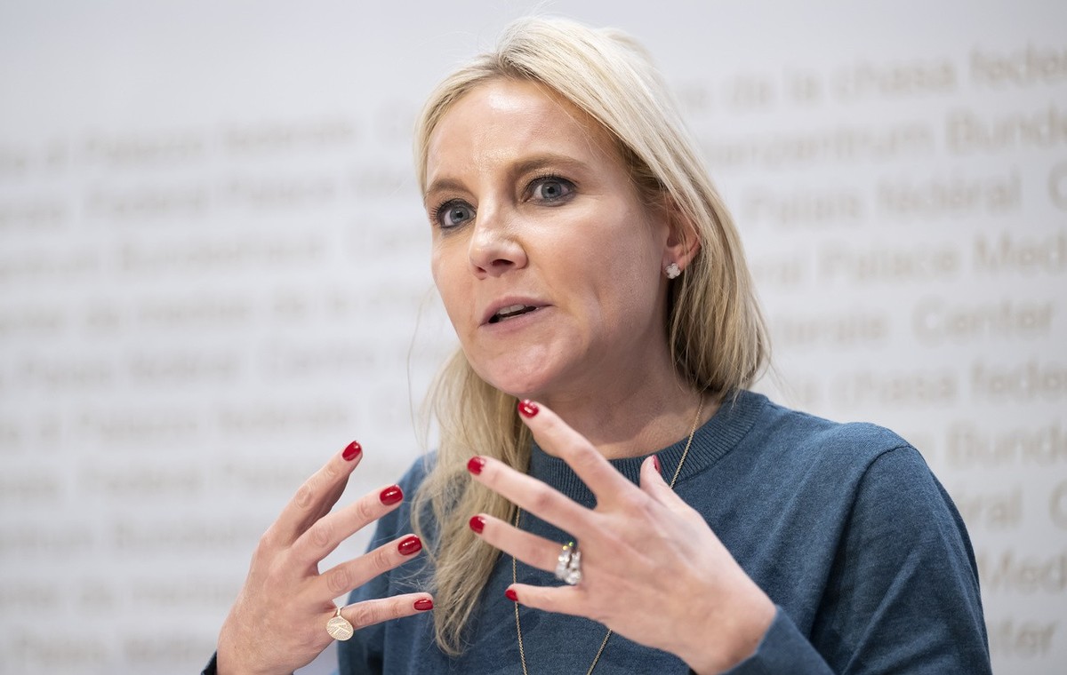 Céline Amaudruz explique son absence du Parlement: la Genevoise choisit de rendre publique la grossesse critique qu’elle est en train de vivre et qui met son bébé en danger.