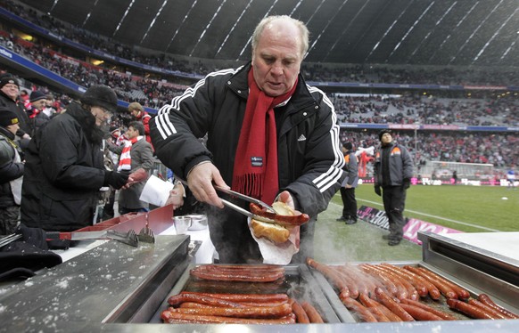 Für Uli Hoeness geht es ab heute auch vor Gericht um die Wurst.