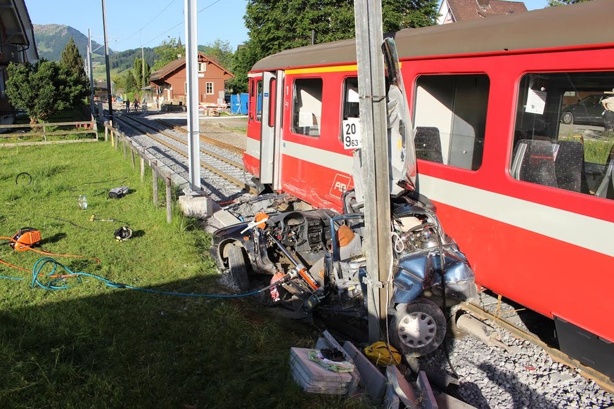 Das Auto erlitt einen Totalschaden