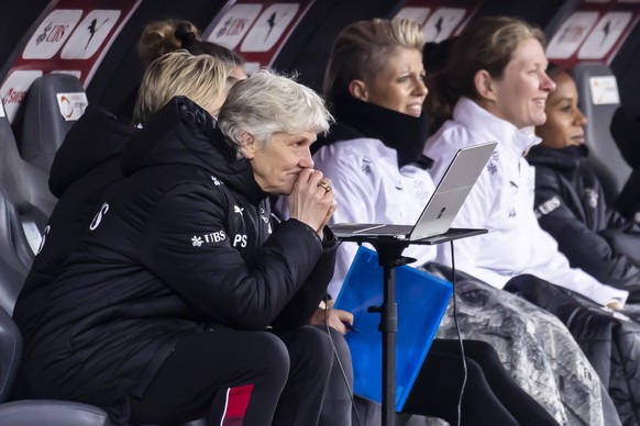 Switzerland&#039;s head coach Pia Sundhage during a women&#039;s international friendly soccer match between Switzerland and Germany at the Letzigrund stadium in Zurich, Switzerland on Friday, Novembe ...