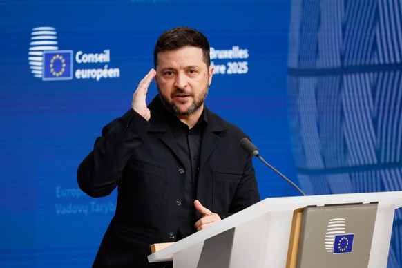 Ukraine&#039;s President Volodymyr Zelenskyy speaks during a media conference at an EU Summit in Brussels, Thursday, Oct. 23, 2025. (AP Photo/Geert Vanden Wijngaert)
Belgium EU Summit