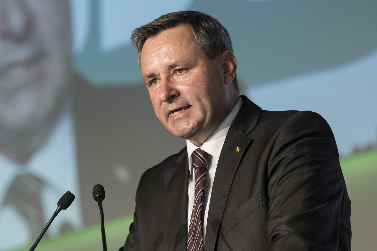 ARCHIV - ZUR KANDIDATUR VON WERNER SALZMANN ALS NEUER FRAKTIONSCHEF DER SVP, AM DIENSTAG, 31. OKTOBER 2017, ERHALTEN SIE FOLGENDE ARCHIVBILDER ---- Kantonalpraesident und Nationalrat Werner Salzmann,  ...