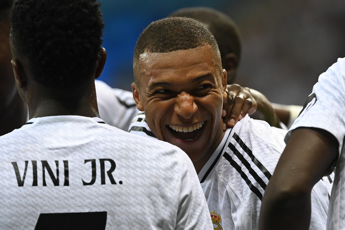 epa11549216 Kylian Mbappe of Real Madrid celebrates after scoring a goal during the UEFA Super Cup soccer match between Real Madrid and Atalanta BC at PGE Narodowy Stadium in Warsaw, Poland, 14 August ...